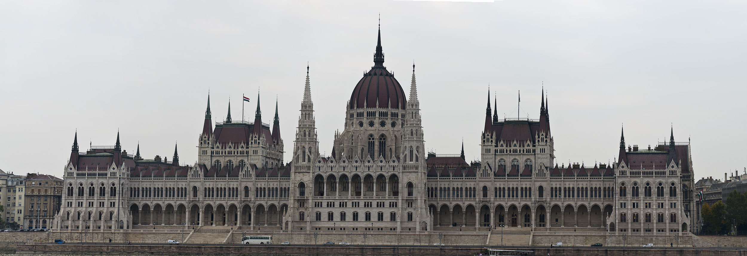 A 360° pódium — Hogyan működik a Reflections Tour színpada?